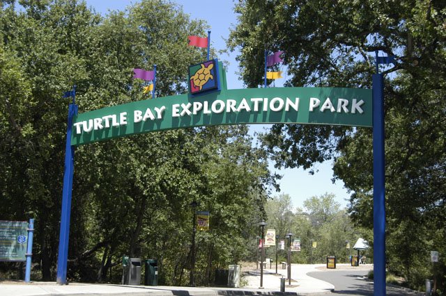 Входная группа в природный парк Turtle Bay Exploration Park